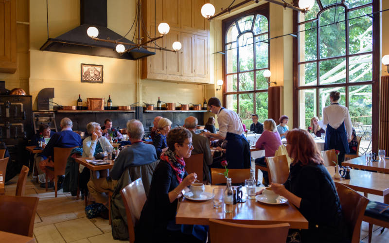 people-eating-in-the-manor-restaurant-3000x1875