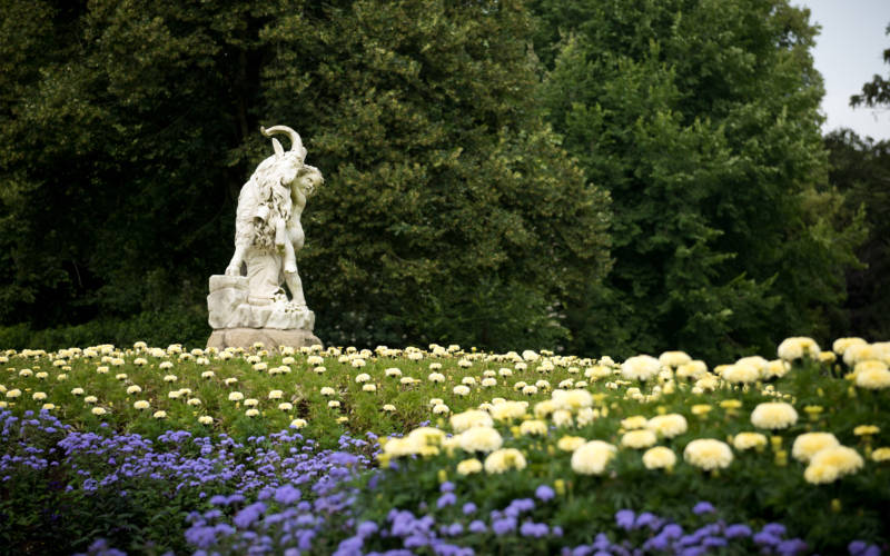 Garden-statue-Derek-Pelling-3000x1875