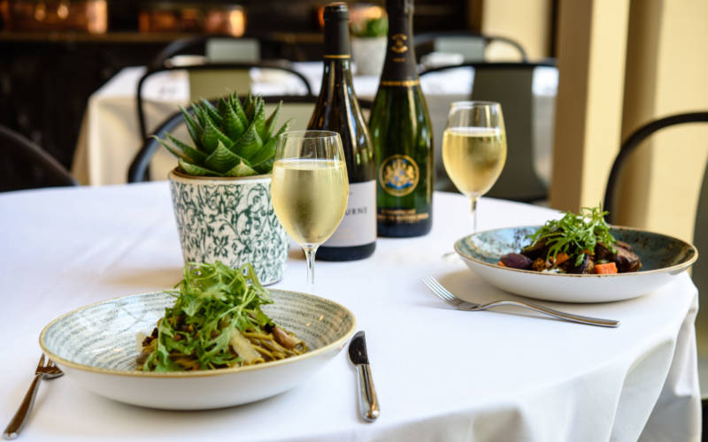 mushroom-and-truffle-linguine-manor-restaurant-3000x1875-pascale-cumberbatch