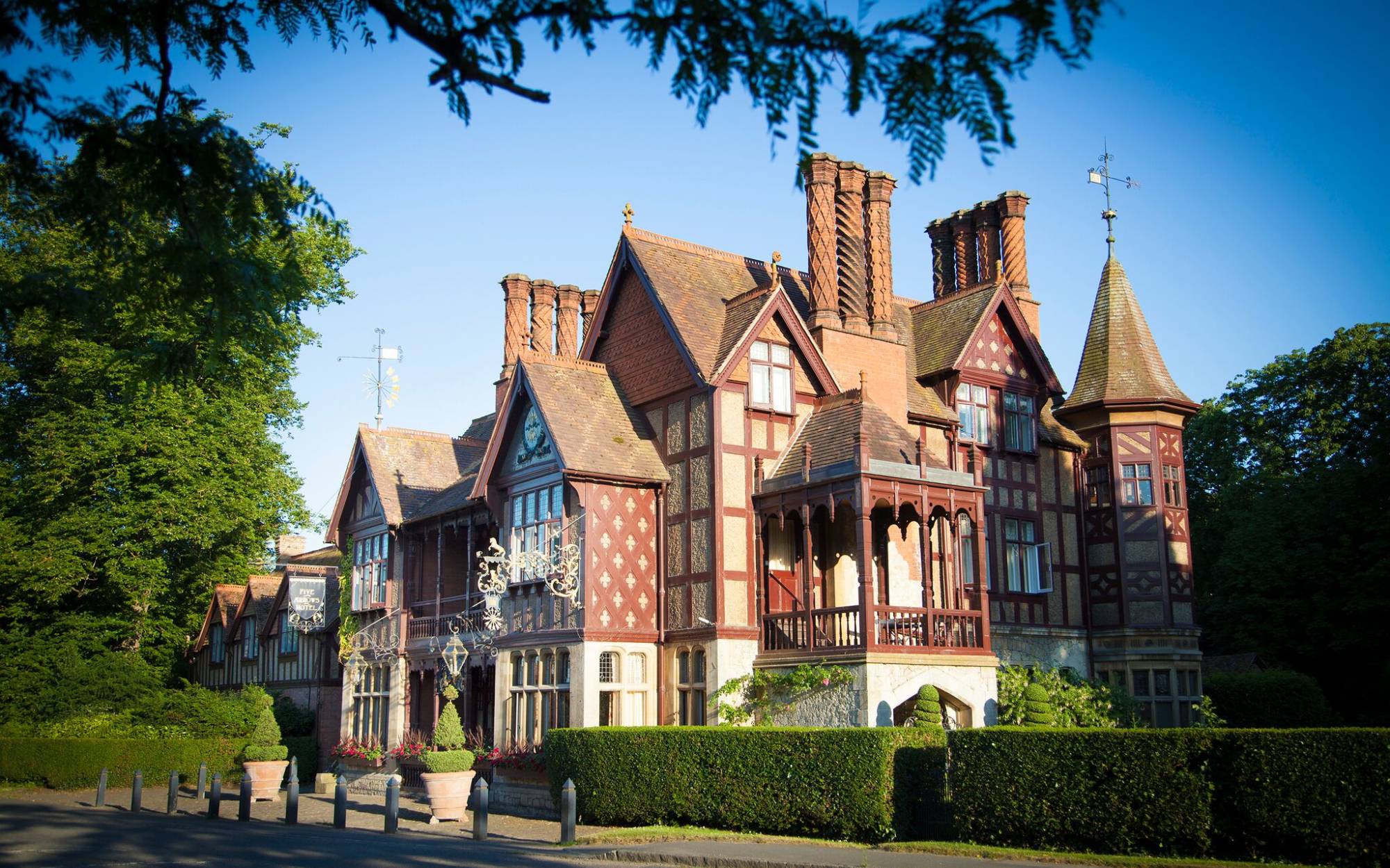 Five Arrows Hotel Exterior