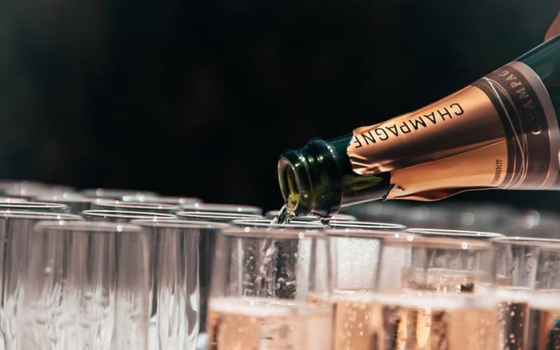 Champagne-pour